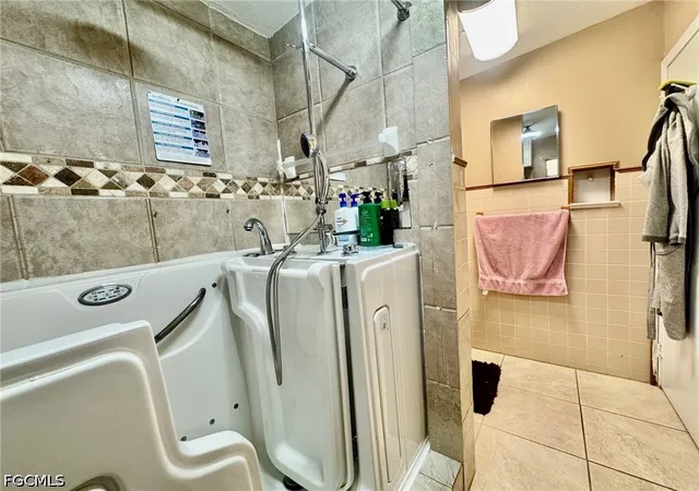 Photo 3 of Single family home for sale at 4715 Nottingham Dr, Fort Myers, FL 33905 | MLS# 2026040934 | Listing updated on 2026-10-04