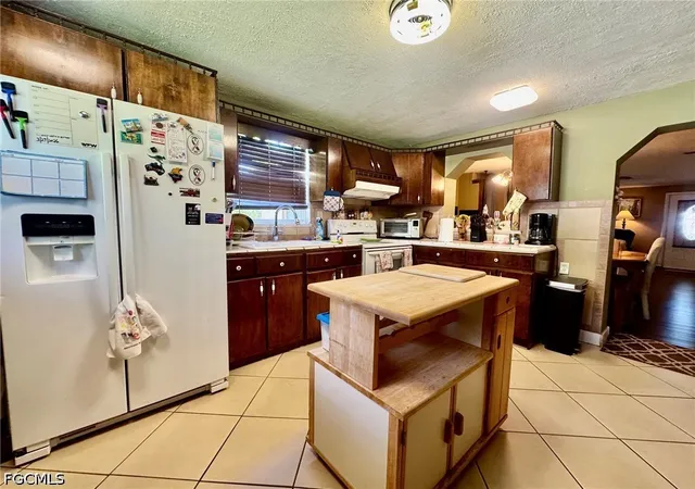 Photo 3 of Single family home for sale at 4715 Nottingham Dr, Fort Myers, FL 33905 | MLS# 2026040934 | Listing updated on 2026-10-04