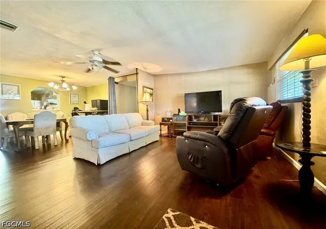 Photo 4 of Single family home for sale at 4715 Nottingham Dr, Fort Myers, FL 33905 | MLS# 2026040934 | Listing updated on 2026-10-04