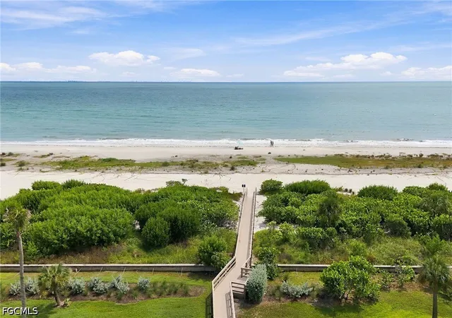 Listing Photo 2 - Condo for sale in building located at 1299 Middle Gulf Dr, Sanibel, FL 33957 - Unit #223