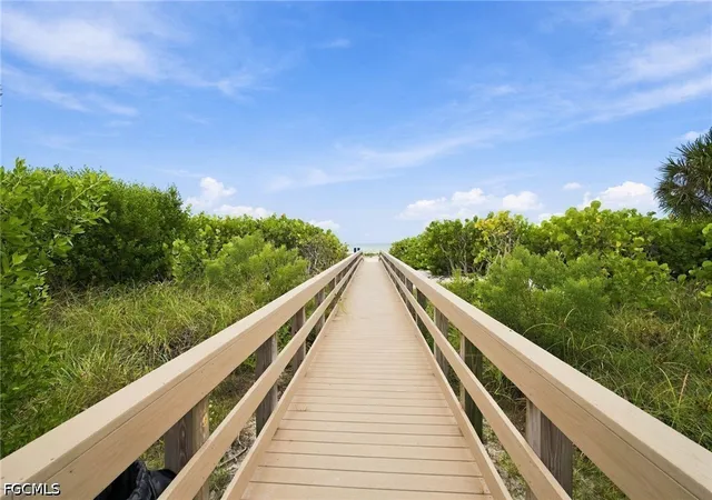 Listing Photo 3 - Condo for sale in building located at 1299 Middle Gulf Dr, Sanibel, FL 33957 - Unit #223