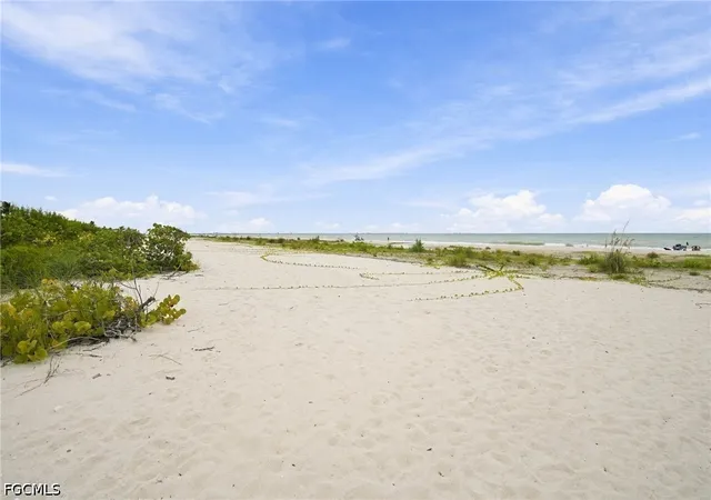 Listing Photo 5 - Condo for sale in building located at 1299 Middle Gulf Dr, Sanibel, FL 33957 - Unit #223