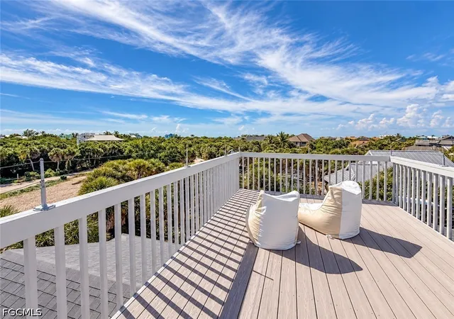 Photo 3 of Single family home for sale at 4470 Seagrape Bnd Dr, Captiva, FL 33924 | MLS# 2026040980 | Listing updated on 2026-10-08