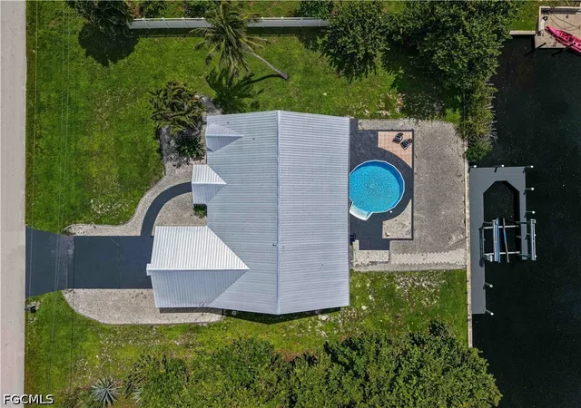 Photo 3 of Single family home for sale at 1106 SE 23rd Place, Cape Coral, FL 33990 | MLS# 2026040997 | Listing updated on 2026-10-06