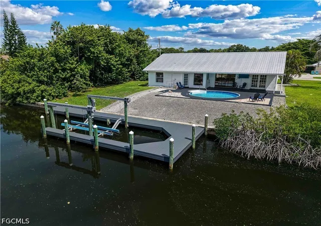 Photo 4 of Single family home for sale at 1106 SE 23rd Place, Cape Coral, FL 33990 | MLS# 2026040997 | Listing updated on 2026-10-06