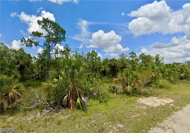 Photo 3 of Sale Pending at 668 Topeka Ct, Lehigh Acres, FL 33972 | MLS# 2026041010 | Listing updated on 2026-10-06