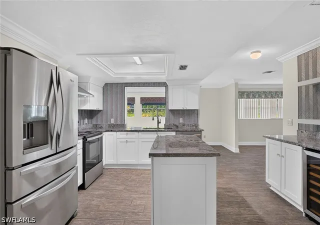 Photo 3 of Single family home for sale at 450 Huntington Dr, Naples, FL 34109 | MLS# 226034625 | Listing updated on 2026-09-29