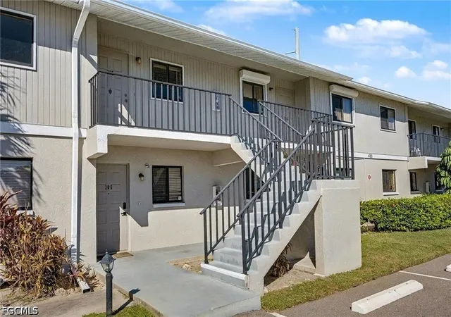 Photo 1 of Sale Pending at 423 Cape Coral Pkwy W #202, Cape Coral, FL 33914 | MLS# 2026041030 | Listing updated on 2026-10-05