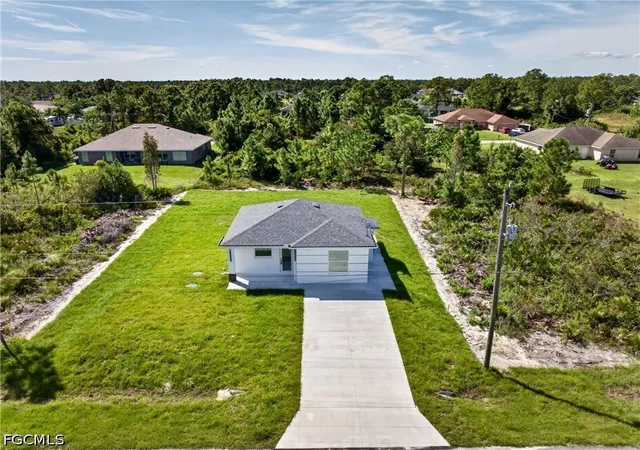 Photo 3 of Single family home for sale at 3011 40th Street W, Lehigh Acres, FL 33971 | MLS# 2026041082 | Listing updated on 2026-09-30