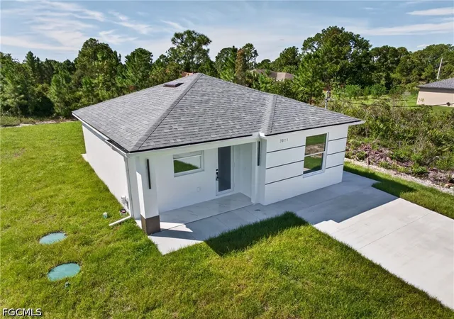 Photo 4 of Single family home for sale at 3011 40th Street W, Lehigh Acres, FL 33971 | MLS# 2026041082 | Listing updated on 2026-09-30