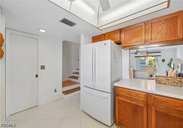 Listing Photo 5 - Condo for sale in building located at 4521 Bay Bch Ln, Fort Myers Beach, FL 33931 - Unit #326