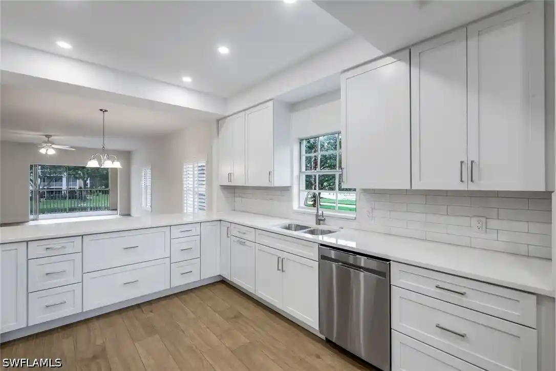 Listing Photo 2 - Condo for sale in 6030 Chardonnay Ln located at 6030 Chardonnay Ln, Naples, FL 34119 - Unit #204