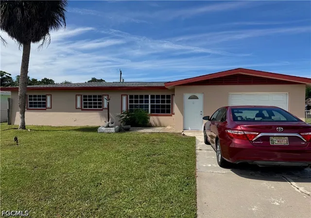 Photo 1 of Single family home for sale at 382 Ottumwa Ave, Fort Myers, FL 33905 | MLS# 2026041121 | Listing updated on 2026-10-02