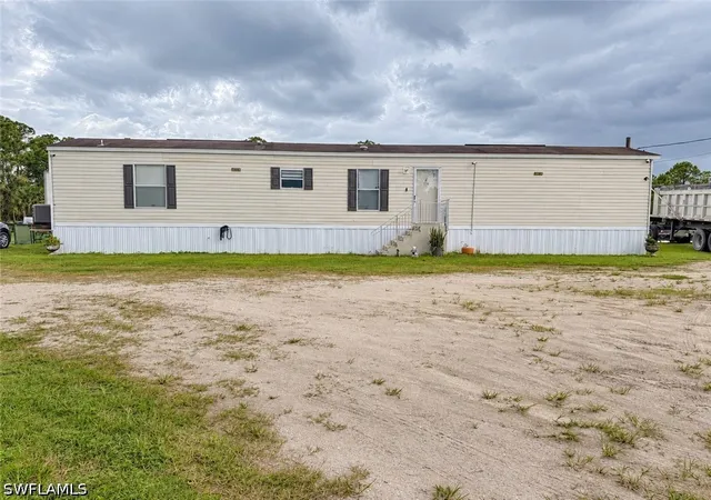 Photo 3 of Manufactured home for sale at 530 S Olivo St, Clewiston, FL 33440 | MLS# 226034994 | Listing updated on 2026-09-30
