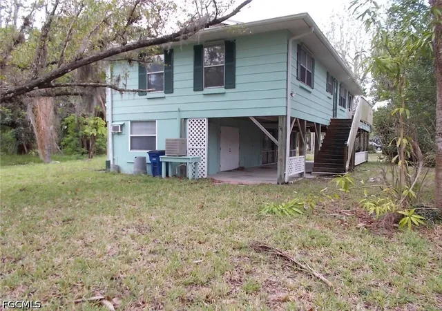 Photo 2 of Single family home for sale at 7076 Maida Ln, Fort Myers, FL 33907 | MLS# 2026041206 | Listing updated on 2026-10-05