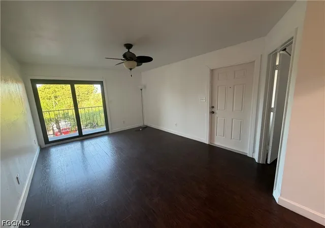 Listing Photo 2 - Condo for sale in building located at 2925 Winkler Ave, Fort Myers, FL 33916 - Unit #920