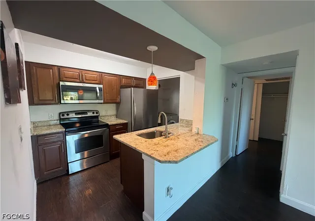 Listing Photo 5 - Condo for sale in building located at 2925 Winkler Ave, Fort Myers, FL 33916 - Unit #920