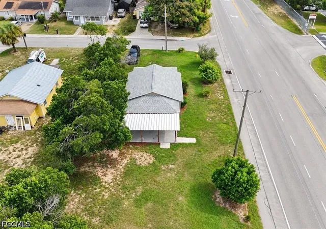 Photo 2 of Single family home for sale at 620 Oak, Auburndale, FL 33823 | MLS# 2026041225 | Listing updated on 2026-10-01