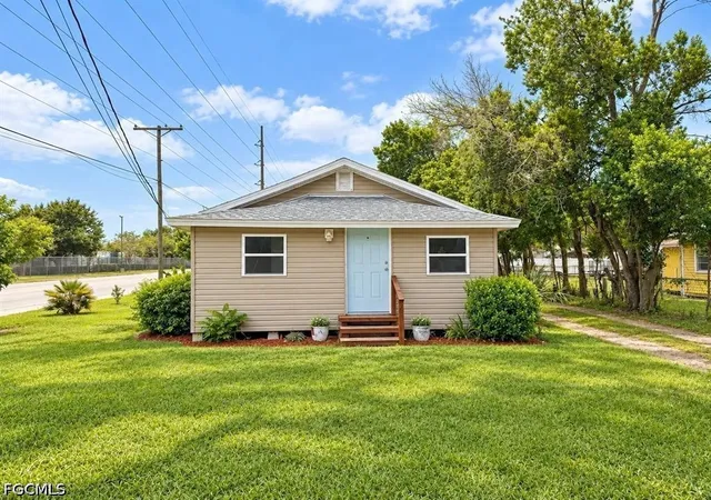 Photo 3 of Single family home for sale at 620 Oak, Auburndale, FL 33823 | MLS# 2026041225 | Listing updated on 2026-10-01