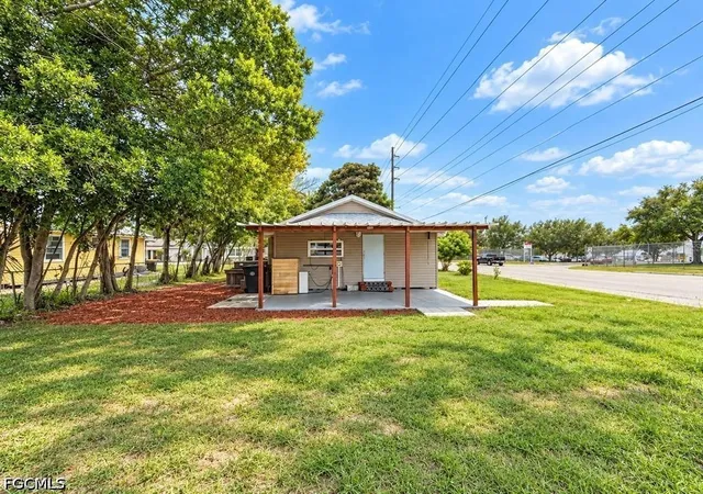 Photo 3 of Single family home for sale at 620 Oak, Auburndale, FL 33823 | MLS# 2026041225 | Listing updated on 2026-10-01