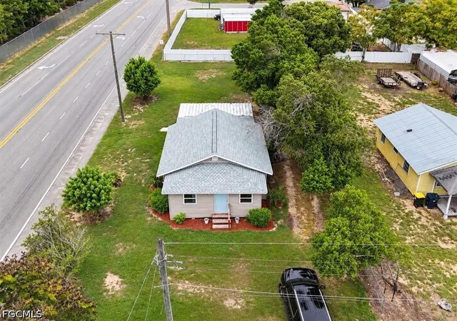 Photo 4 of Single family home for sale at 620 Oak, Auburndale, FL 33823 | MLS# 2026041225 | Listing updated on 2026-10-01