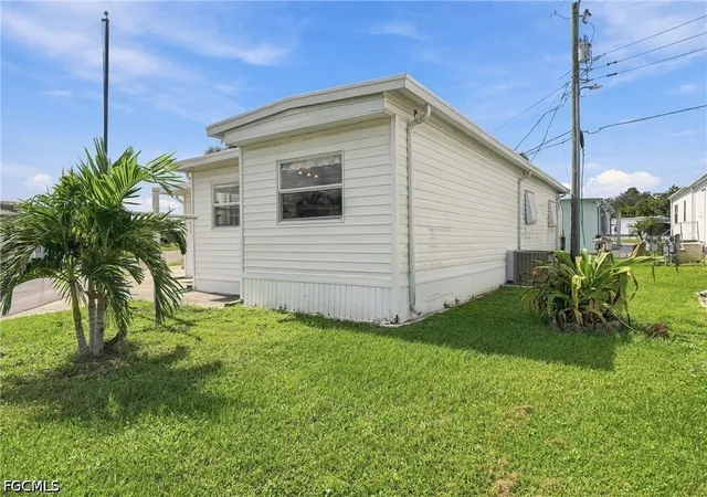 Photo 2 of Manufactured home for sale at 5558 Palm Beach Blvd #69, Fort Myers, FL 33905 | MLS# 2026041288 | Listing updated on 2026-10-08