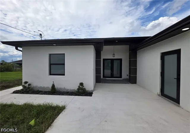 Photo 2 of Single family home for sale at 3810 5th Street SW, Lehigh Acres, FL 33976 | MLS# 2026041289 | Listing updated on 2026-10-01