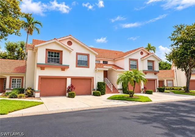 Photo 3 of Condo for sale at 517 Windsor Sq #201, Naples, FL 34104 | MLS# 226035385 | Listing updated on 2026-10-01