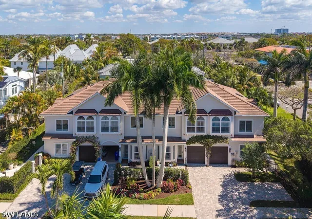 Photo 2 of Townhouse for sale at 165 5th Street S #3, Naples, FL 34102 | MLS# 226035212 | Listing updated on 2026-10-02