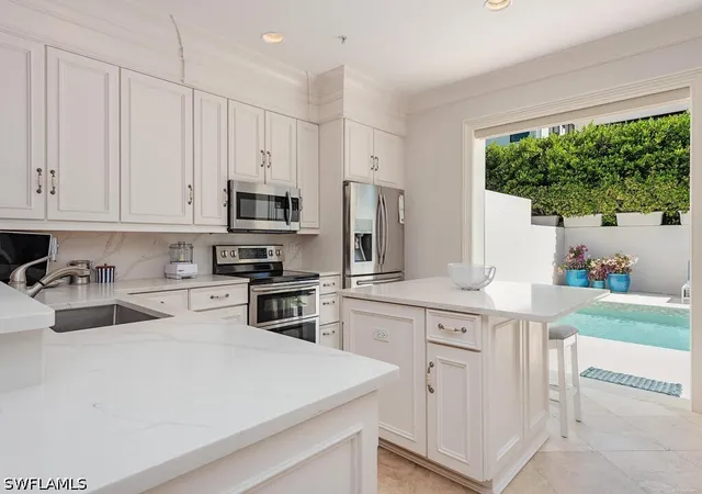 Photo 3 of Townhouse for sale at 165 5th Street S #3, Naples, FL 34102 | MLS# 226035212 | Listing updated on 2026-10-02