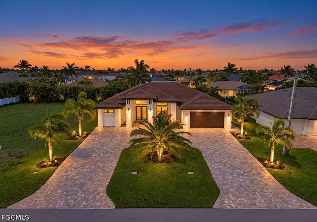 Photo 3 of Sale Pending at 5002 Agualinda Blvd, Cape Coral, FL 33914 | MLS# 2026041301 | Listing updated on 2026-10-06
