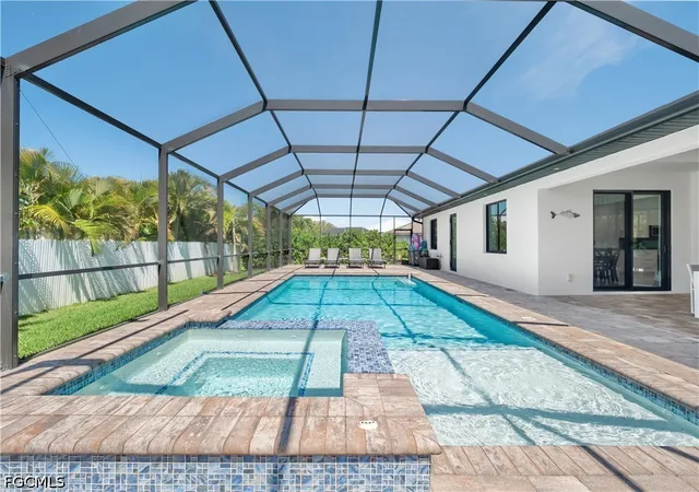 Photo 4 of Sale Pending at 5002 Agualinda Blvd, Cape Coral, FL 33914 | MLS# 2026041301 | Listing updated on 2026-10-06