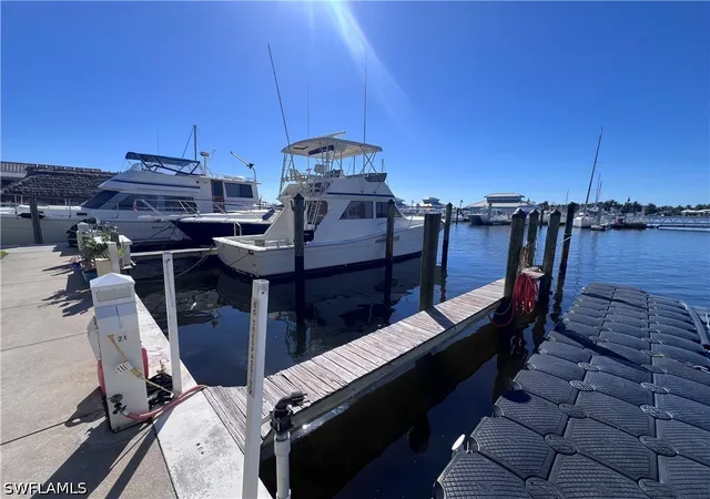 Photo 4 of House for sale at 900 Broad Ave S Bs 22, Naples, FL 34102 | MLS# 226031655 | Listing updated on 2026-10-07