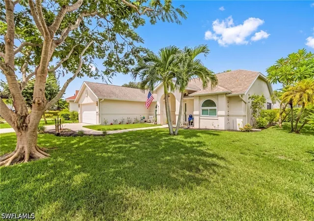 Photo 3 of Single family home for sale at 590 Lambton Ln, Naples, FL 34104 | MLS# 226033608 | Listing updated on 2026-10-01