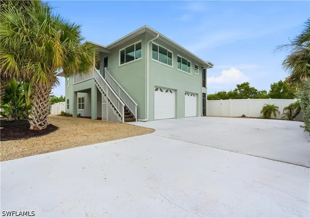 Photo 1 of Single family home for sale at 48 Fairview Blvd, Fort Myers Beach, FL 33931 | MLS# 226033994 | Listing updated on 2026-10-04