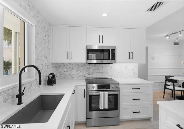 Photo 4 of Condo for sale at 506 Broad Ave S #506, Naples, FL 34102 | MLS# 226035310 | Listing updated on 2026-10-05