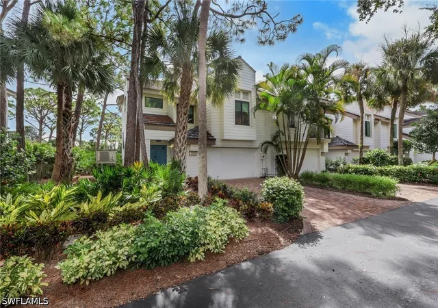 Photo 2 of Townhouse for sale at 27131 Oakwood Lake Dr, Bonita Springs, FL 34134 | MLS# 226033876 | Listing updated on 2026-10-07