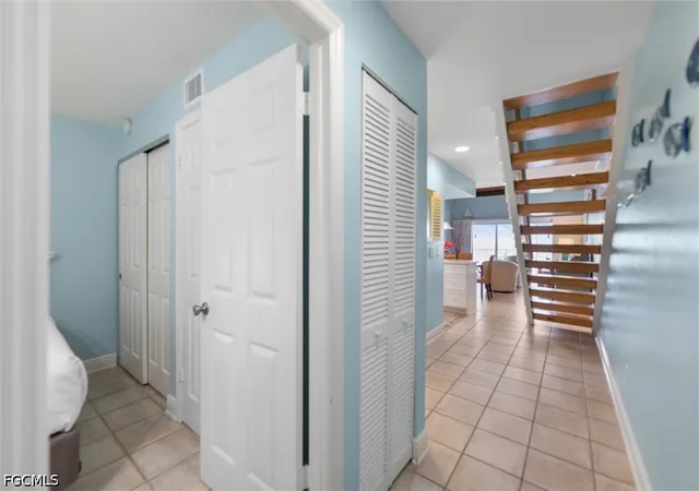 Listing Photo 4 - Condo for sale in building located at 2030 Gulf Bch Villas, Captiva, FL 33924