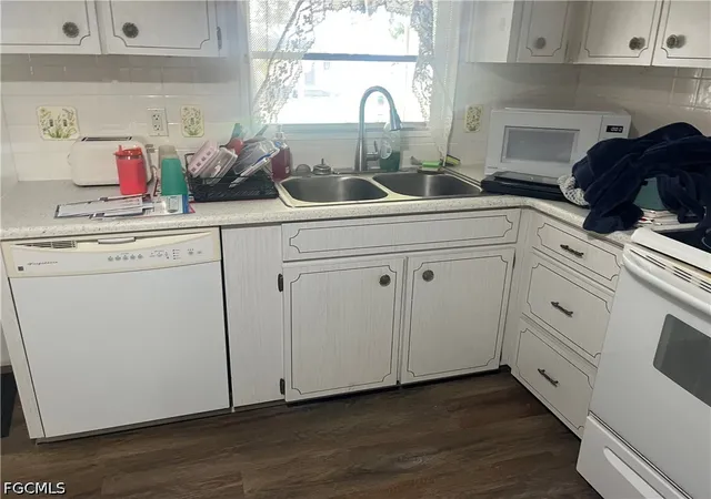 Photo 3 of Manufactured home for sale at 3499 Celestial Way, North Fort Myers, FL 33903 | MLS# 2026041335 | Listing updated on 2026-10-04