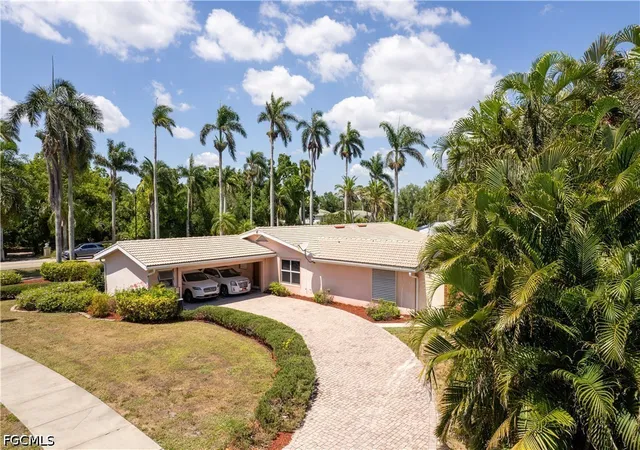 Photo 1 of Single family home for sale at 2627 Mcgregor Blvd, Fort Myers, FL 33901 | MLS# 2026041345 | Listing updated on 2026-10-01