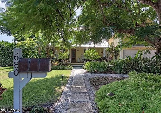 Photo 3 of Single family home for sale at 680 8th Avenue S, Naples, FL 34102 | MLS# 226032348 | Listing updated on 2026-10-01
