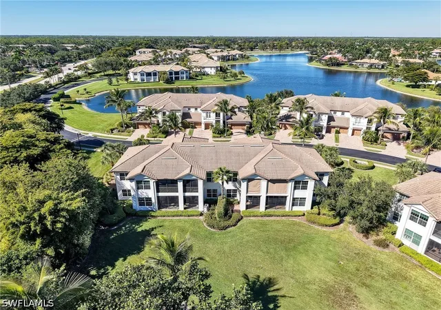 Listing Photo 5 - Condo for sale in building located at 8060 Players Cvs Dr, Naples, FL 34113 - Unit #101