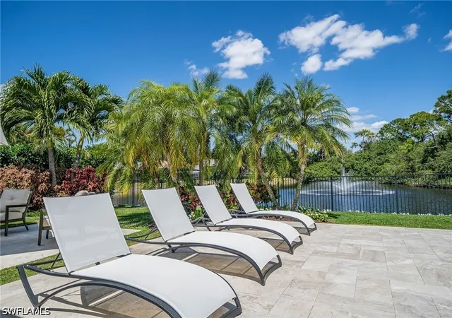 Photo 4 of Single family home for sale at 805 Lake Vista Ct, Naples, FL 34108 | MLS# 226035477 | Listing updated on 2026-10-05