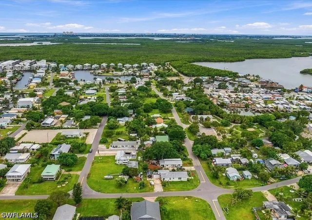 Photo 3 of Single family home for sale at 403 Mango Ave, Goodland, FL 34140 | MLS# 226035012 | Listing updated on 2026-10-03