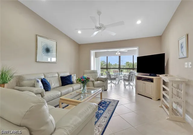 Listing Photo 4 - Condo for sale in building located at 400 Fox Hvn Dr, Naples, FL 34104 - Unit #4310