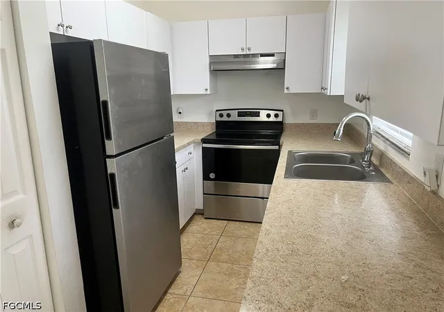 Photo 3 of Sale Pending at 1121 Gifford Ave S, Lehigh Acres, FL 33936 | MLS# 2026041526 | Listing updated on 2026-10-06