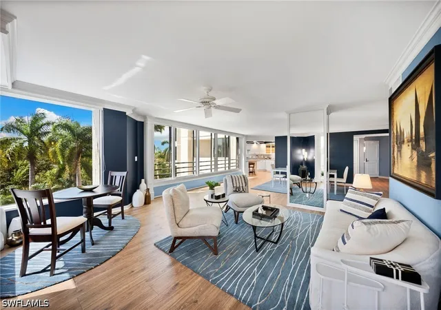 Listing Photo 4 - Condo for sale in building located at 5555 Heron Pt Dr, Naples, FL 34108 - Unit #302