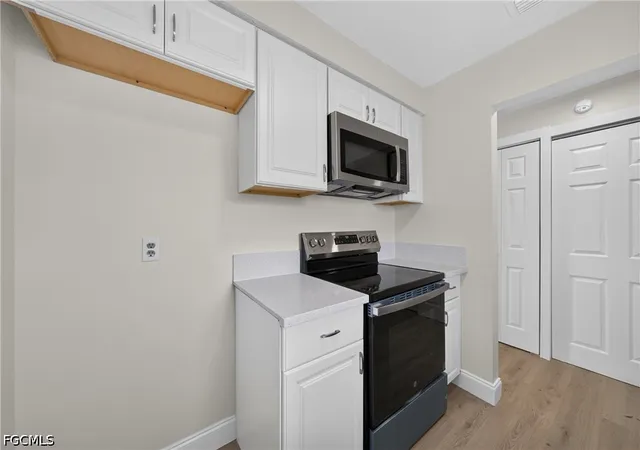 Photo 4 of House for sale at 1512/1514 Oak Dr, Fort Myers, FL 33907 | MLS# 2026041590 | Listing updated on 2026-10-03