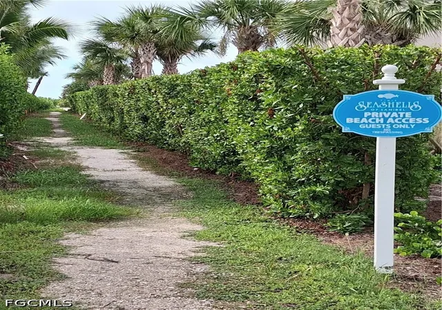 Photo 3 of Single family home for sale at 232 Robinwood Cir, Sanibel, FL 33957 | MLS# 2026041610 | Listing updated on 2026-10-08