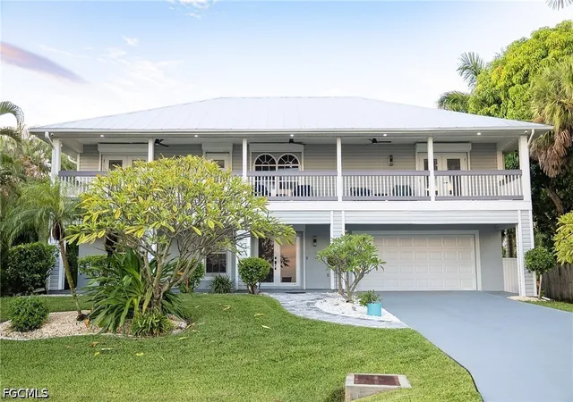 Photo 4 of Single family home for sale at 647 Coral Dr, Cape Coral, FL 33904 | MLS# 2026041625 | Listing updated on 2026-10-04